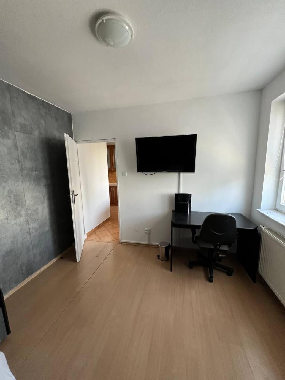 Hostel „U Sashka” Varşova Dış mekan fotoğraf